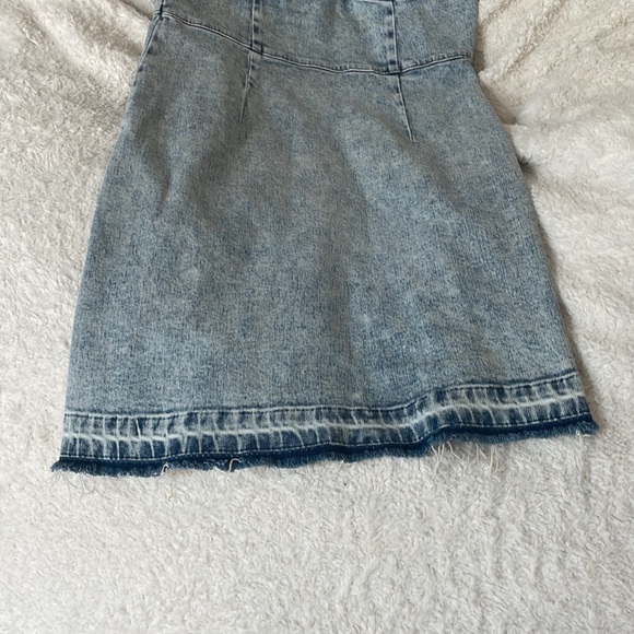 Urban Revivo Jean Dress - Picture 3 of 4